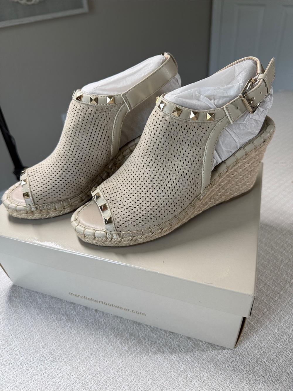 Marc Fisher Senton suede studded wedge espadrille sandals new in box size 6.5